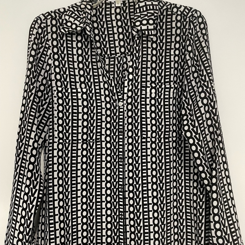 Express NWOT Love 🖤 Portofino Shirt